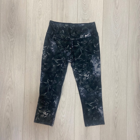 NIKE Dri-Fit Ten Less Plastic Bottles One Legend Leggings Cropped Women's Small - Picture 1 of 10